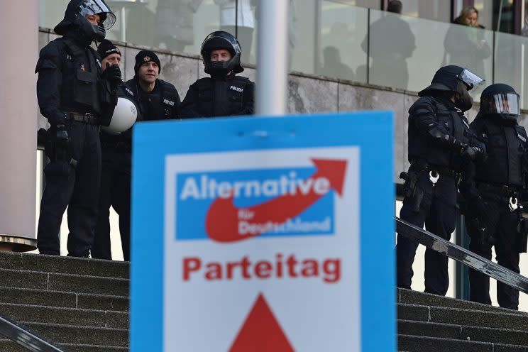 Ein AfD-Landespolitiker und Polizist sorgt mit seinen Aussagen für Ärger. (Bild: Getty Images)