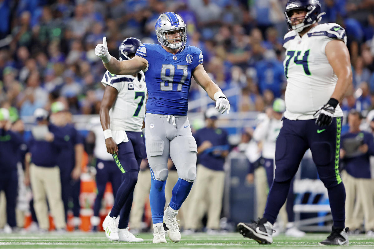 Seahawks' game-winning OT drive capped off by a Geno Smith to Tyler Locket  TD vs. the Lions