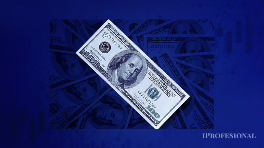 El dólar blue cerró el viernes a $1.020 con lo cual bajó en la semana $5