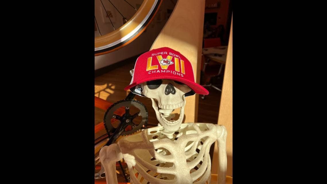 “Skelly,” a fake skeleton that made its rounds with Chiefs players during the 2023 Super Bowl parade, was returned home to Reactor Design by Chiefs wide receiver Ihmir Smith-Marsette.