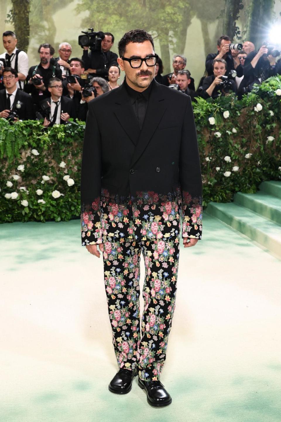 PHOTO: Dan Levy attends The 2024 Met Gala Celebrating 'Sleeping Beauties: Reawakening Fashion' at The Metropolitan Museum of Art on May 06, 2024 in New York City.  (Jamie Mccarthy/Getty Images)