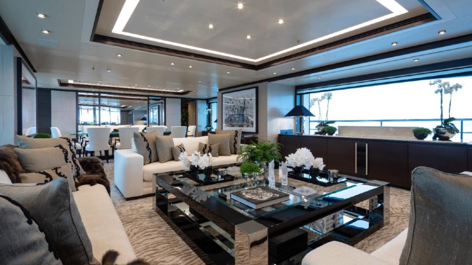 Benetti Triumph