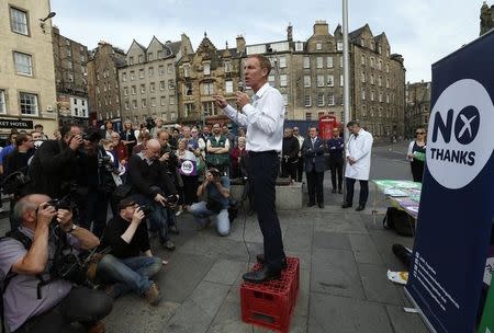 Labour MP Jim Murphy addresses a crowd during his tour to promote the case for Scotland to remain part of the United Kingdom, in Edinburgh, Scotland September 8, 2014. REUTERS/Russell Cheyne