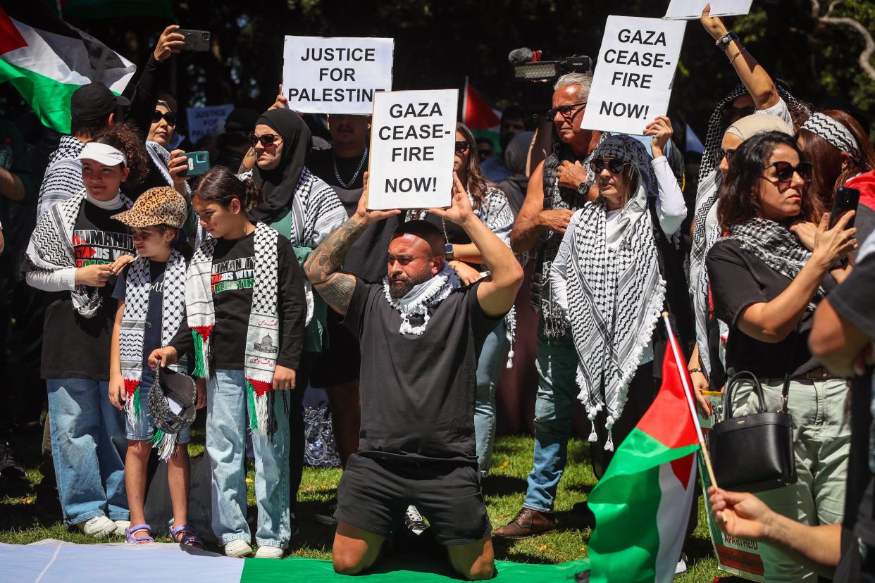 People attend a protest in support of Palestinians on October 15, 2023 in Sydney, Australia. (Getty Images)