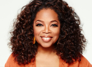 <p>La mujer más poderosa del mundo ha admitido su obsesión con las patatas, y ha confesado que eliminar este hábito ha sido uno de sus mayores logros en los últimos años. En una <a href="http://www.people.com/article/oprah-winfrey-food-accomplishment" rel="nofollow noopener" target="_blank" data-ylk="slk:entrevista concedida a la revista People;elm:context_link;itc:0;sec:content-canvas" class="link "><b>entrevista concedida a la revista People</b></a> en enero, comentó que había llegado al punto en el que solo necesitaba comer unas cuantas patatas fritas para sentirse satisfecha.</p>