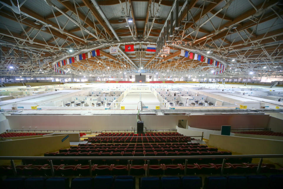 Así ha transformado Moscú un campo de hockey hielo en un hospital de covid