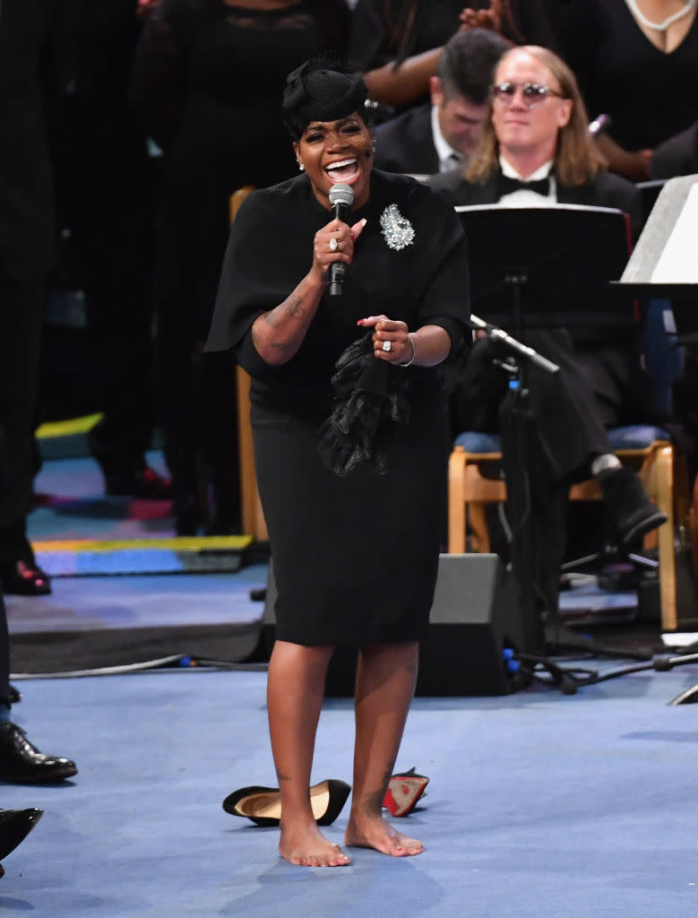 Fantasia Barrino performing barefoot at Aretha Franklin’s funeral. (Photo: Angela Weiss/AFP/Getty Images)