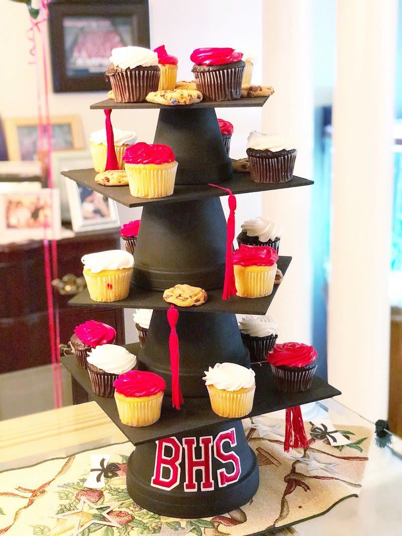 graduation cap cupcake stand