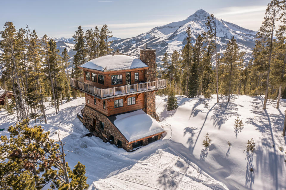 Fire Lookout Towers sits on 60 acres, overlooking Beehive Basin near Big Basin. Vrbo describes it as a one-of-a-kind cabin with a gourmet kitchen and floor-to-ceiling fireplace perfect for relaxing after a a day of skiing or wildeness exploration.