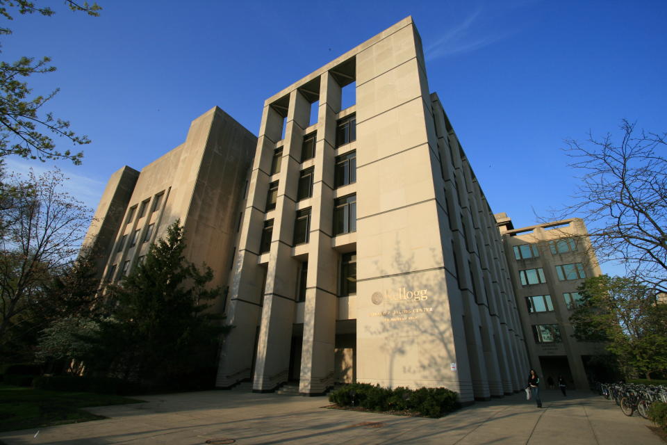 <p>Los graduados en MBA que salen de la Kellogg School of Management de la Universidad de Northwestern ganan una media de 170.000 euros. (Foto: Wikimedia Commons). </p>