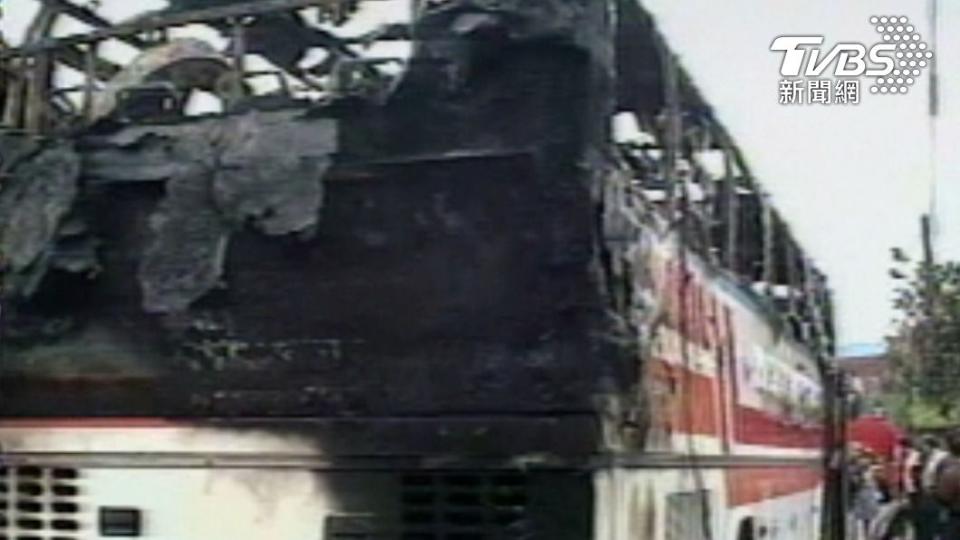 1992年5月15日健康幼稚園火燒車，讓許多家庭破碎。（圖／TVBS資料畫面）