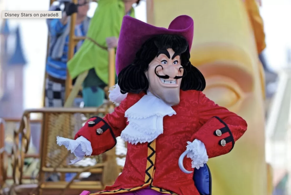 captain hook at disneyland paris