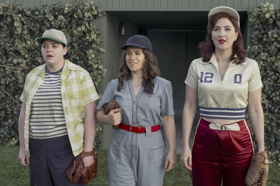 melanie field, abbi jacobson, d'arcy carden, a league of their own