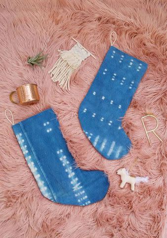 <p><a href="https://abeautifulmess.com/indigo-christmas-stocking-diy/" data-component="link" data-source="inlineLink" data-type="externalLink" data-ordinal="1">A Beautiful Mess</a></p>