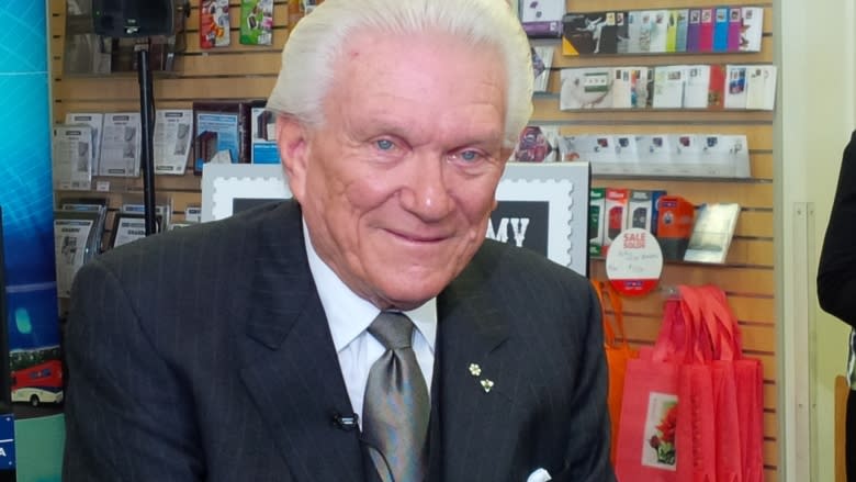 Tommy Hunter 'thrilled' by honorary Canada Post stamp