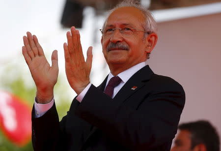 Turkey's main opposition Republican People's Party (CHP) leader Kemal Kilicdaroglu greets his supporters during an election rally for Turkey's June 7 parliamentary election, in Istanbul, Turkey, June 2, 2015. REUTERS/Osman Orsal