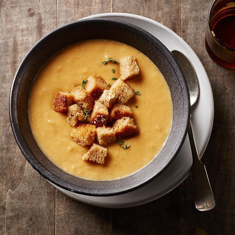 Cauliflower Soup with Smoked Gouda