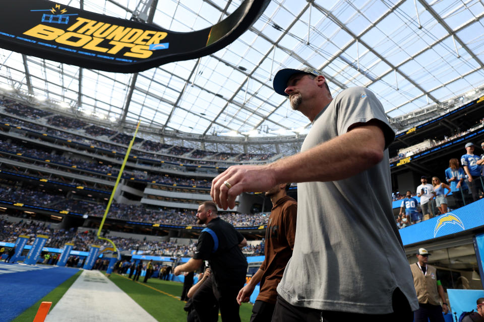 INGLEWOOD, CALIFORNIA - NOVEMBER 12: Detroit Lions head coach Dan Campbell walks onto the field before the game against the Los Angeles Chargers at SoFi Stadium on November 12, 2023 in Inglewood, California. (Photo by Harry How/Getty Images)