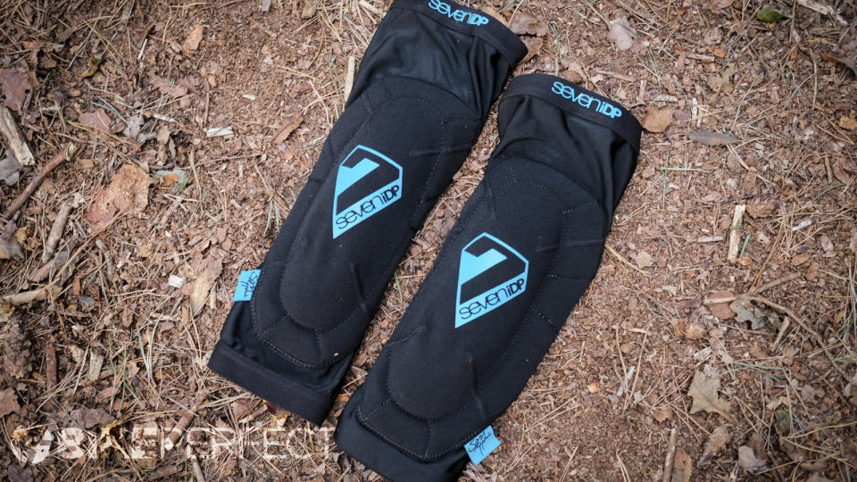 7 Protection Sam Hill Knee Pads