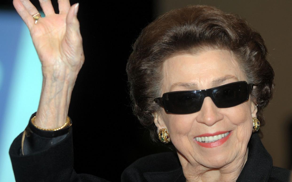 Photo taken on December 12, 2007, Frank Sinatra's first wife Nancy Barbato waves to the crowd  - AFP