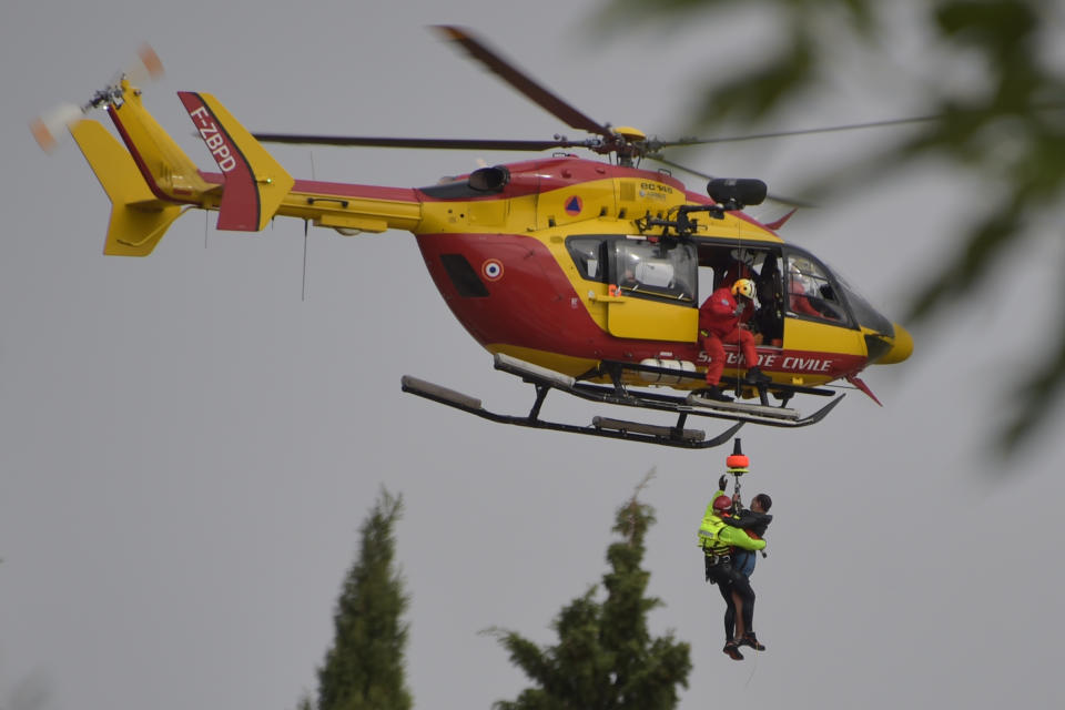 <p>L’épisode orageux a entraîné quelques 250 interventions de pompiers durant la nuit. 700 d’entre eux et sept hélicoptères sont actuellement mobilisés sur le terrain.<br>(Crédit : Getty Images) </p>