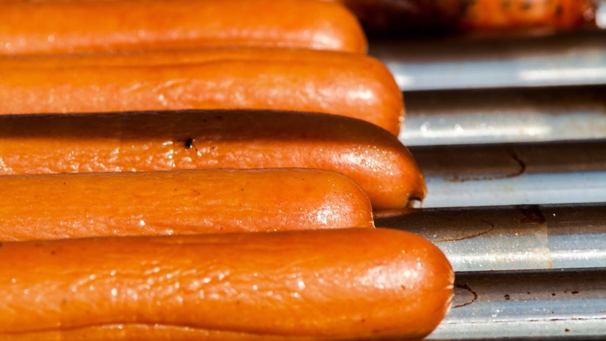 Costco CFO says the $1.50 hot-dog-and-soda combo is 'forever