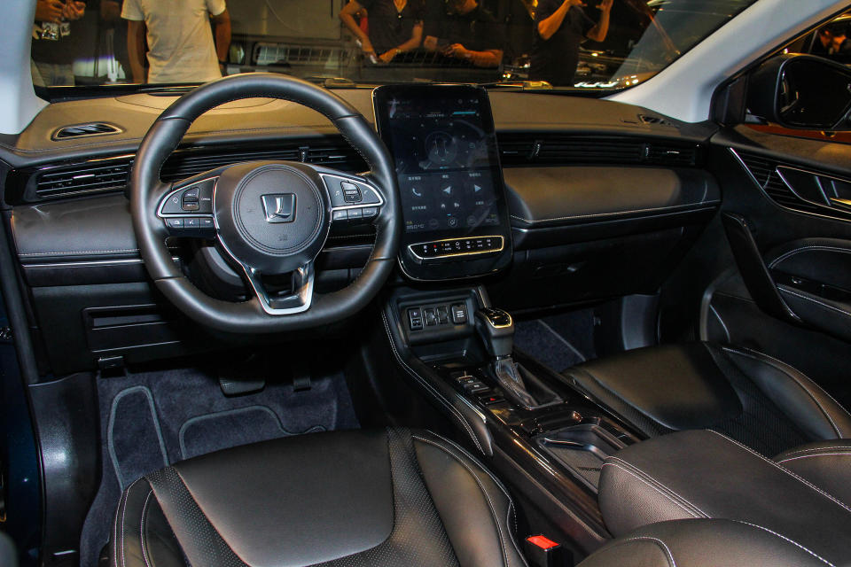車內採用目前 Luxgen 家族慣用的直立式中控台螢幕設計