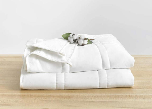 The 10 Best Weighted Blankets to Soothe Your Anxiety and Help You