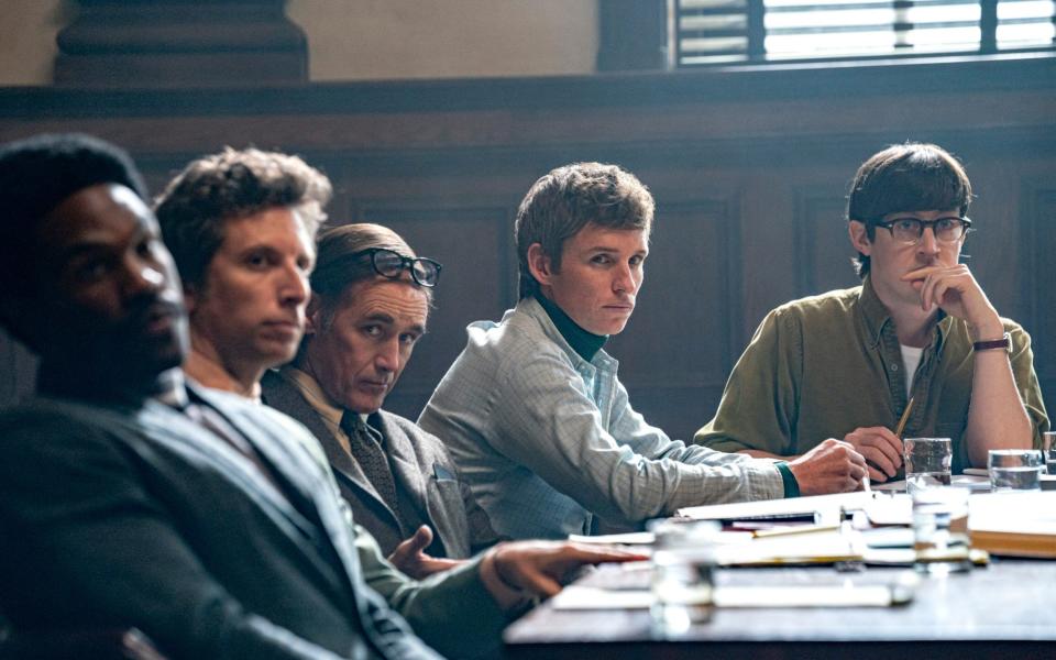 Yahya Abdul-mateen, Ben Shenkman, Mark Rylance, Eddie Redmayne and Alex Sharp in The Trial of the Chicago 7 - NICO TAVERNISE/NETFLIX