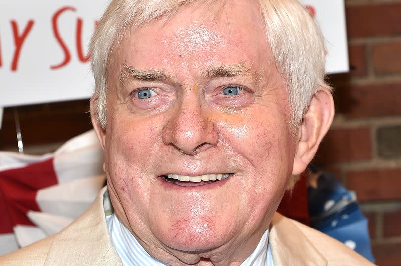 Phil Donahue at the a Broadway theatre