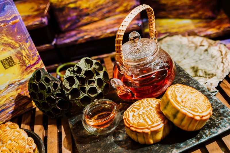 Get your set of mooncakes and tea in conjunction with the Mid Autumn Festival celebration from The Mall, Mid Valley Southkey. — Picture courtesy by Mid Valley City