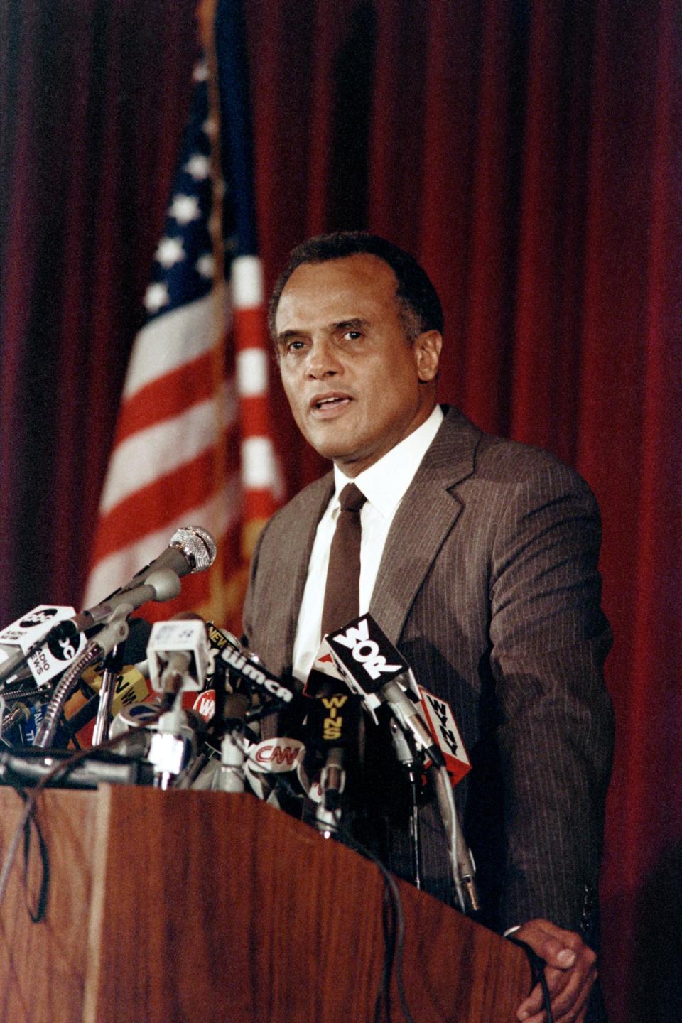 The actor at press conference in which he announced that he will not seek Democratic nomination in 1986 (AFP/Getty)