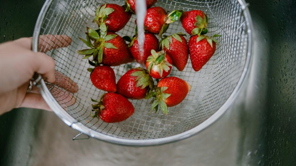 Washing fruits and vegetables is no longer enough. Here’s how you can kill pesticides