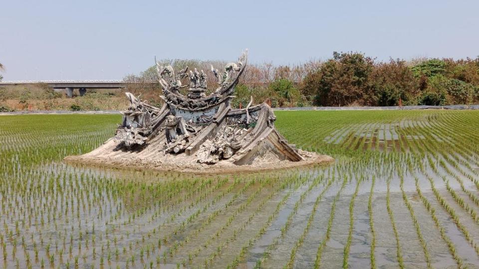 嘉義「神秘沉廟」，網：清朝百年遺址。（圖／翻攝自路上觀察學院）