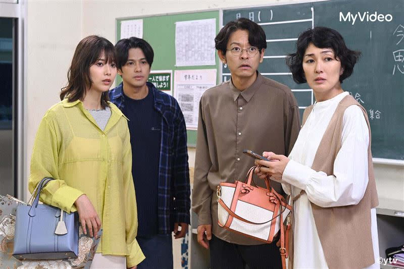 由渡邊理佐（左起）、森崎溫、山中崇、板谷由夏飾演的「新堂家」一家人即將開啟復仇之路。（圖／MyVideo提供）