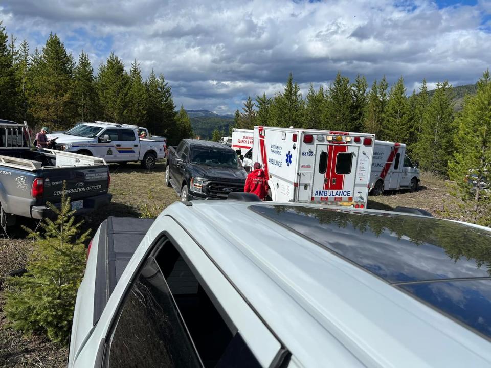 Search and rescue crews helped RCMP, wildlife officers and fire crews with the complex rescue of a man who was attacked by a grizzly bear near Elkford, B.C. on Thursday, RCMP said Friday.