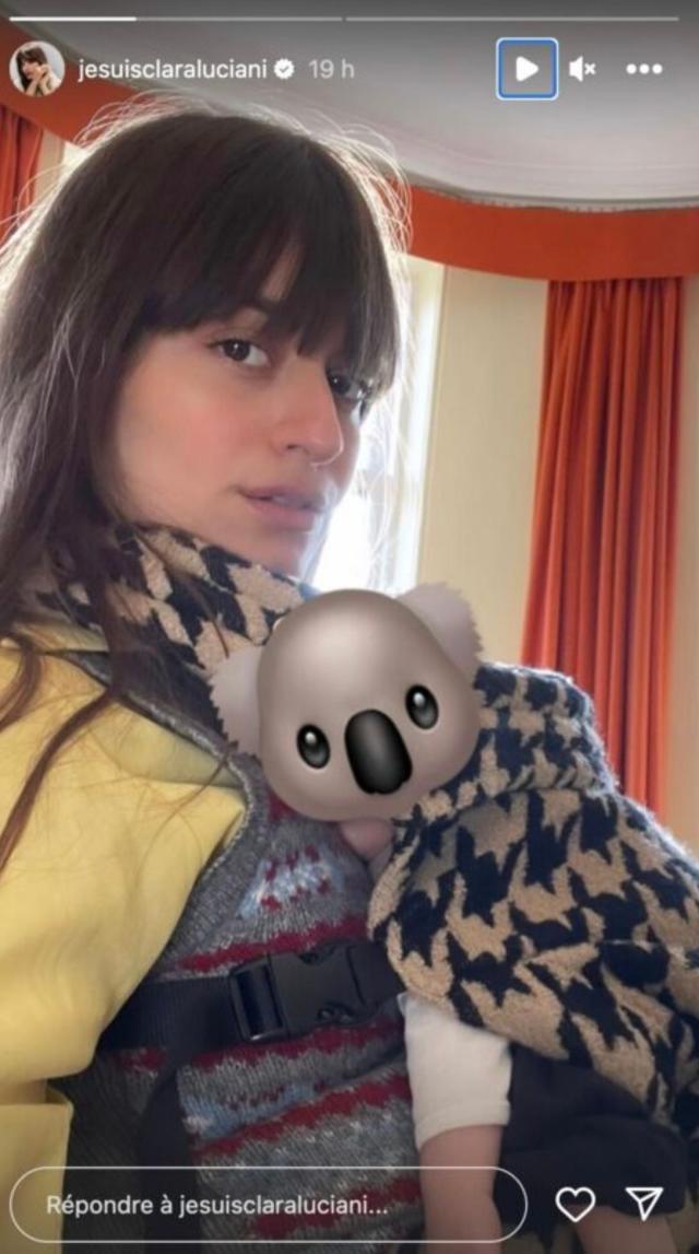 Clara Luciani : quelle est sa technique pour camoufler son baby bump ? -  Elle