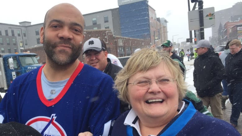 A Texas retiree and a Minneapolis bartender, both Jets fans, find out they are mother and son