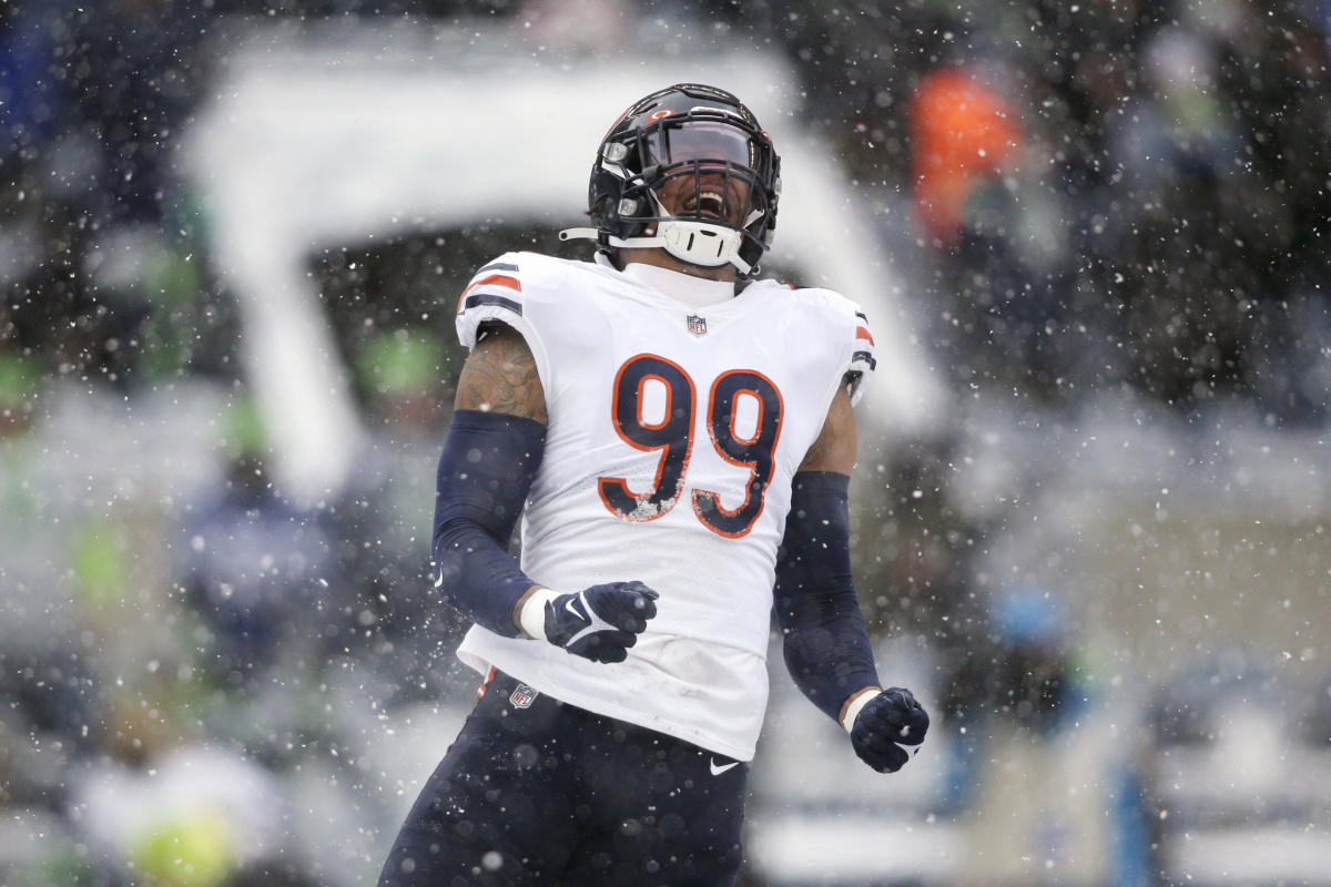 Bears' Trevis Gipson was among PFF's top edge rushers in 2021