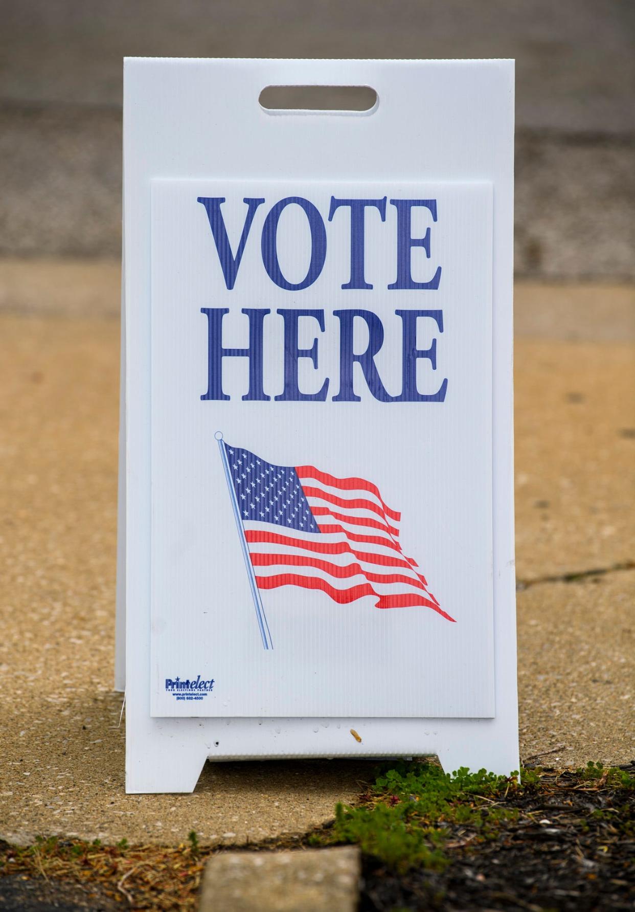 A sign directs people looking to vote outside of the voting center for Bloomington precincts 3, 7, and 22 as well as Perry precincts 6, 8, 15 and 31 on Tuesday, May 3, 2022.