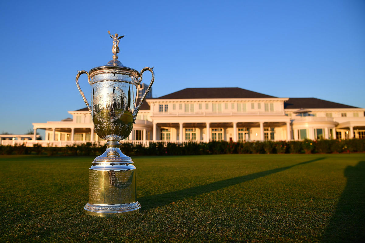 Tiger Woods visits Los Angeles Country Club (North), site of 2023 US