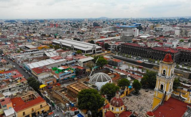 La Casa de las Ciencias empieza a instalar el nuevo proyector del Planetario