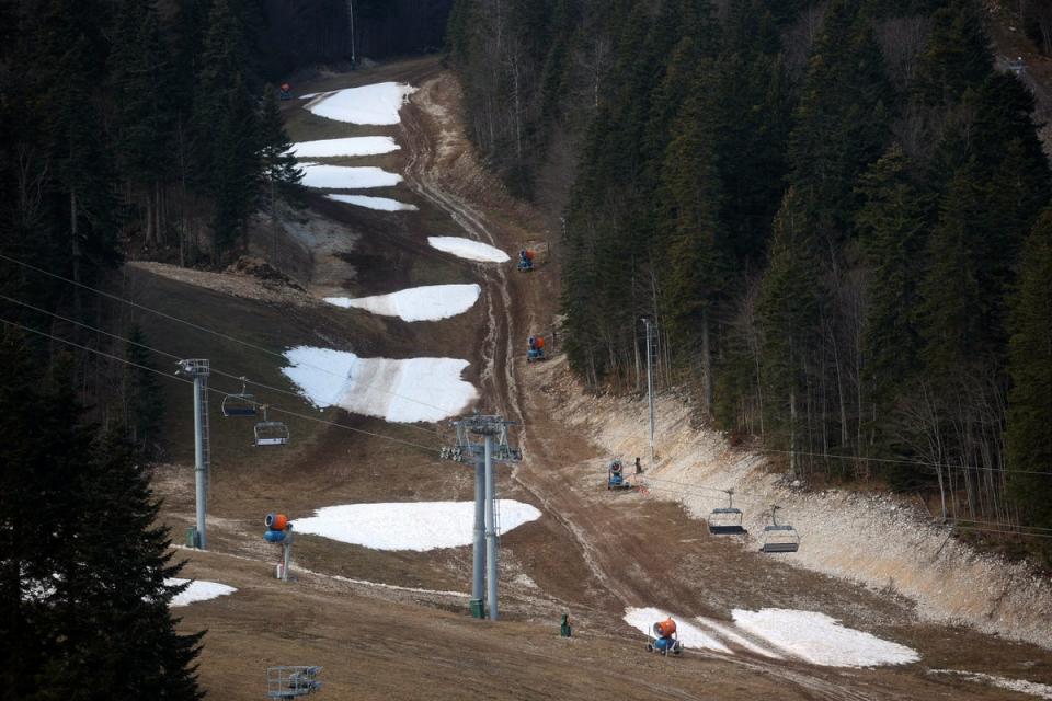 The ski track with only a few patches of snow on Bjelasnica mountain near Sarajevo, Bosnia, Wednesday, January 4, 2023 (AP)