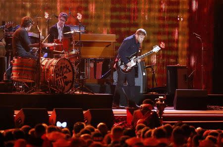 The Black Keys perform during the Concert for Valor on the National Mall on Veterans' Day in Washington, November 11, 2014. REUTERS/Jonathan Ernst