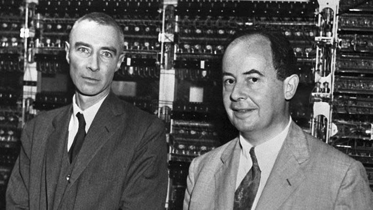 Oppenheimer y Von Neumann