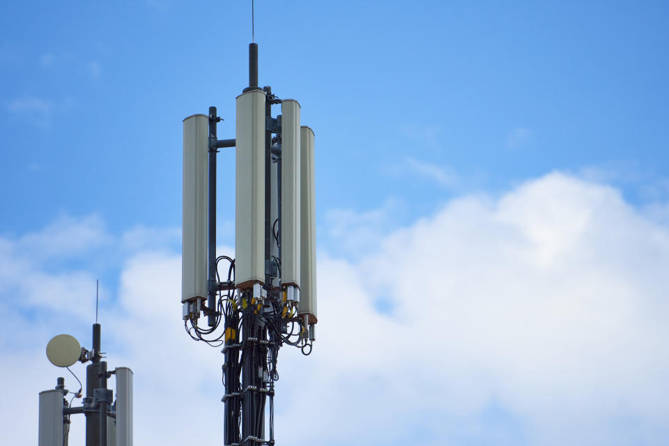 A telecommunication tower and mast with hepta-band antenna including 4G LTE, 3G UMTS, GSM, DCS bands with 5G requiring a module in the station