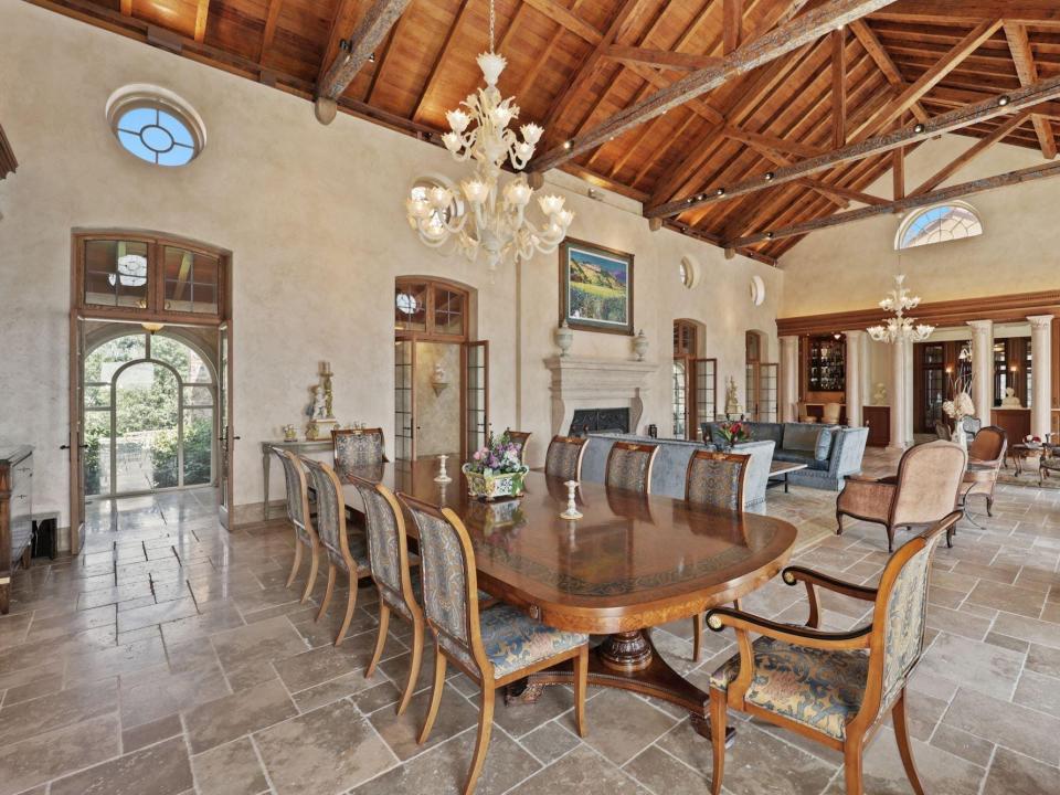 dining area gibson island