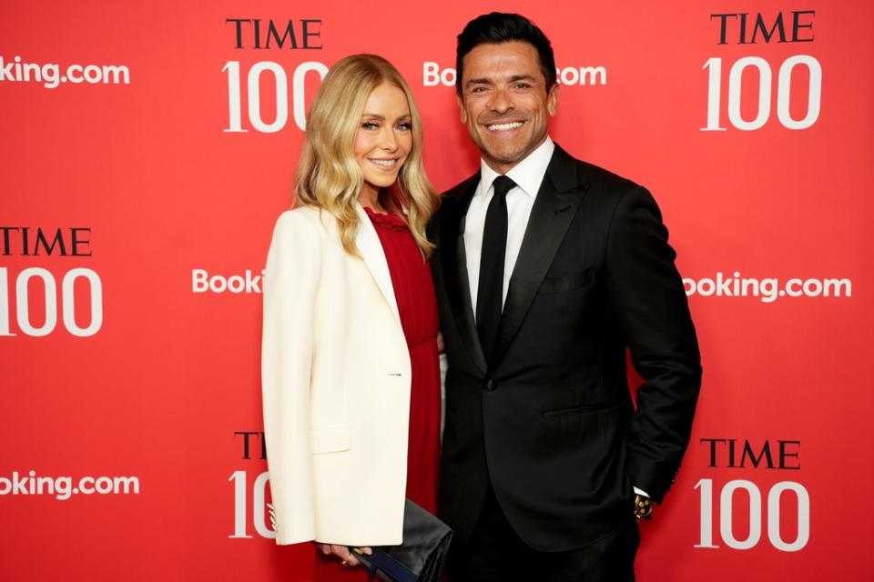 Kelly Ripa, Mark Consuelos