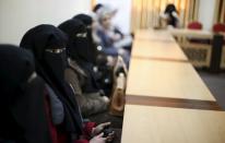 Palestinian brides attend marriage counseling class at the Islamic University in Gaza City January 19, 2016. Picture taken January 19, 2016. REUTERS/Suhaib Salem