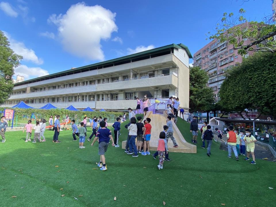 永和國小-傑克魔豆樂園-遊戲場。   圖：新北市教育局提供